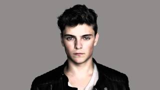 Martin Garrix & Jay Hardway vs. Tom & Jame vs. Matthew Koma - Wizard Sparks (Tomicii Mashup)