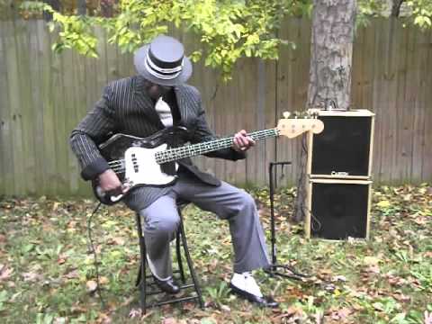 FENDER MEXICAN BASS with J RETRO preamp