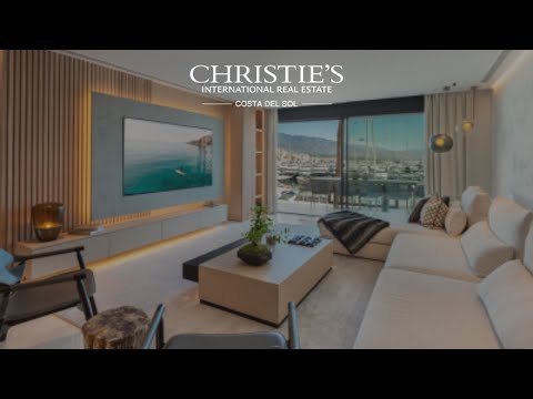 Newly renovated modern apartment on the front line of Puerto Banus