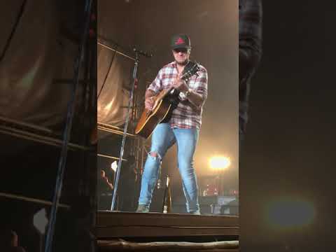 Thumbnail for Luke Bryan - Country Girl (Shake It For Me) 1/26/19 by Luke Bryan, Luke