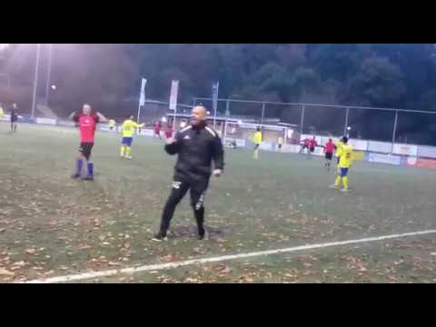 Job Seinen maakt de 2-2 namens ESA tegen Veluwezoom.