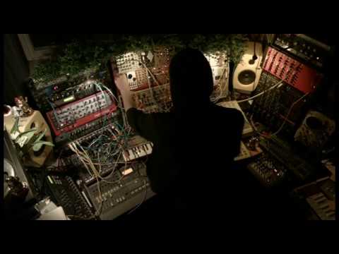 Modular Synth Noodlin with Hrtl ep.1