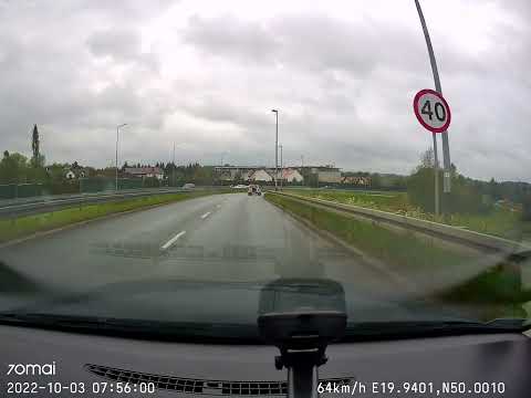 Poślizg i kolizja z latarnią. Łagiewniki w kierunku na A4.