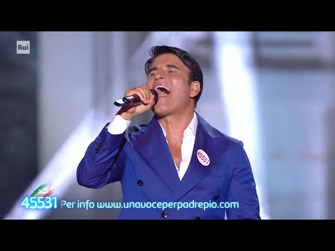 Sal Da Vinci - "Rossetto e caffè" - Una voce per Padre Pio 28/06/2025