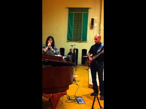 ya nab3 el ma7abeh Mouna Faris Singing