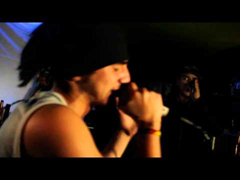 Makavely & Mic Town - EN VIVO 2014 HD