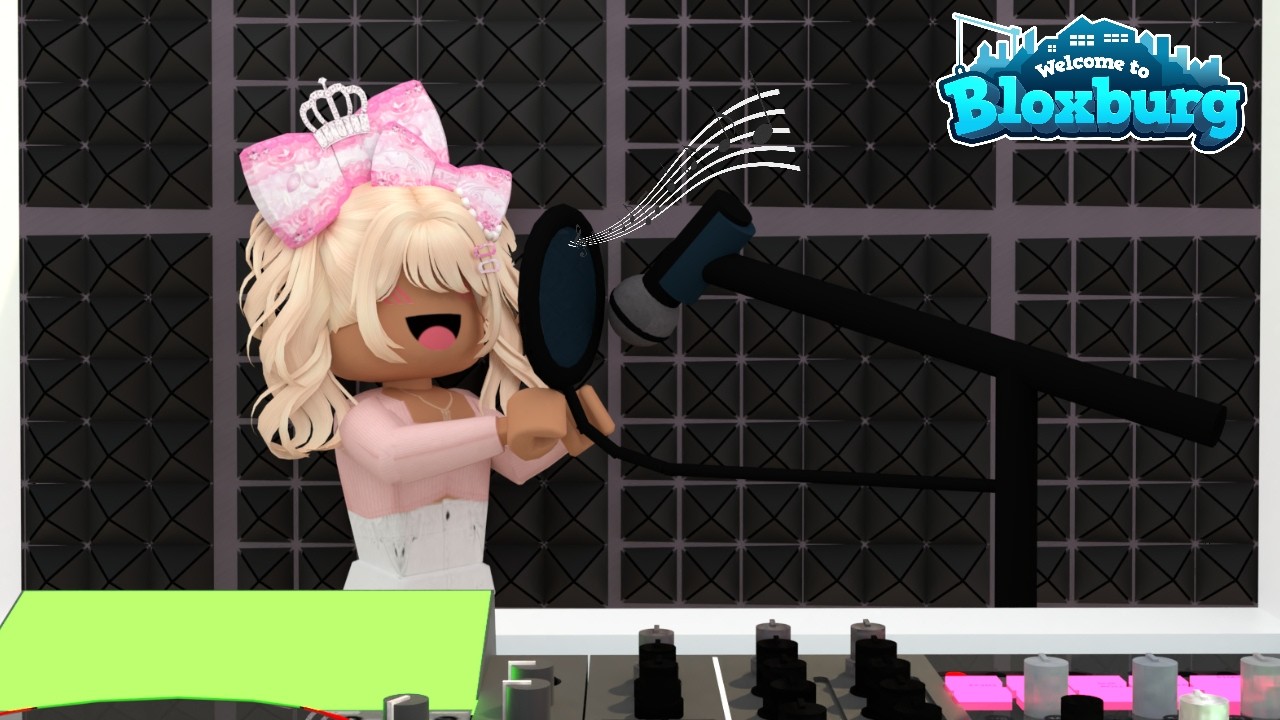 DAISY RECORDS HER FIRST MUSIC VIDEO! *FAMOUS* Roblox Bloxburg Voiced RP Roleplay