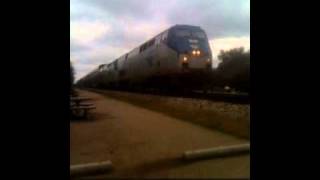 preview picture of video 'AMTRAK CNO 11/30/10  Northbound thru Independence La'