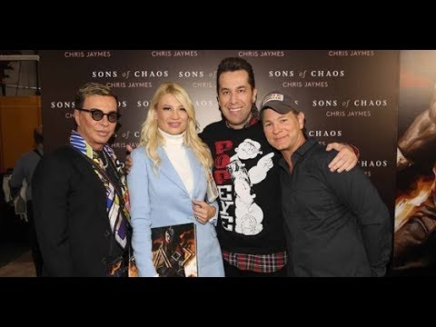 ✅  Πλήθος διασήμων στην παρουσίαση του graphic novel “Sons Of Chaos” με θέμα την Ελληνική Επανάσταση