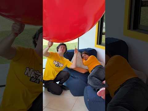 ACORDANDO MINHA AMIGA COM BALÃO