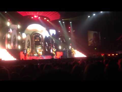 Hannah Barrett - Somebody Elses Guy @ London, Wembley Arena 09/03/2014