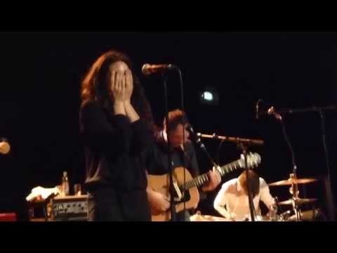 Intergalactic Lovers - Bruises - live Ampere Munich 2015 07 23