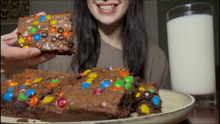 FUDGY CHOCOLATE M&amp;M BROWNIES ASMR EATING 