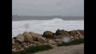 preview picture of video 'petite tempete à Port de bouc'