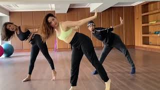 Download lagu Tamanna Bhatia Aaj Ki Raat | Final Rehearsals Before The Shoot mp3 Download lagu Tamanna Bhatia Aaj Ki Raat | Final Rehearsals Before The Shoot mp3