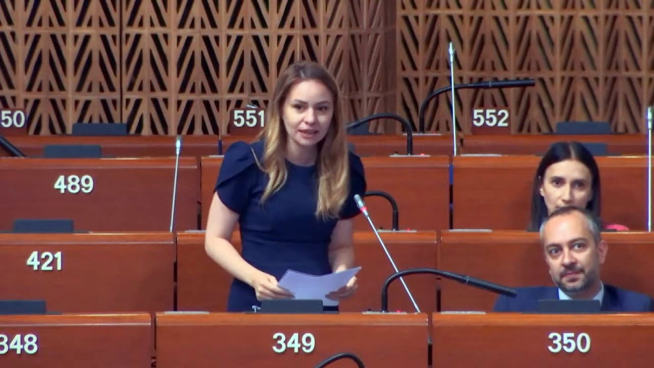 Qonşu ölkələrdəki qadın məmurların müharibə lehinə danışa bildiklərini eşidəndə təəccüblənirəm: Sona Ğazaryan