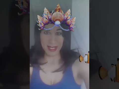 Crossdresser queen of the sea