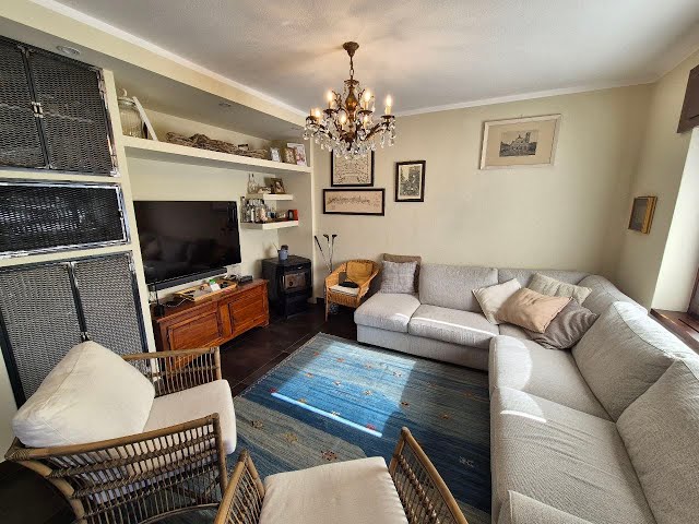 A COLICO, SPLENDIDO APPARTAMENTO CON BOX A POCHI PASSI DAL CENTRO