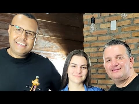 Qual Passarinho. Hinos Avulso CCB. Leandro, Mileni e Fernandão.