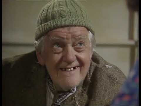 Last of the Summer Wine - Season 12 Episode 01: Return Of The Warrior
