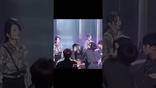 Download lagu his whole body was falling into scoups arms🙉 #jeongcheol #jeonghan #scoups #fearless#seventeen mp3