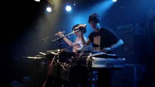 Telepathe :::: Lights Go Down :::: @ Les Femmes s'en Mêlent