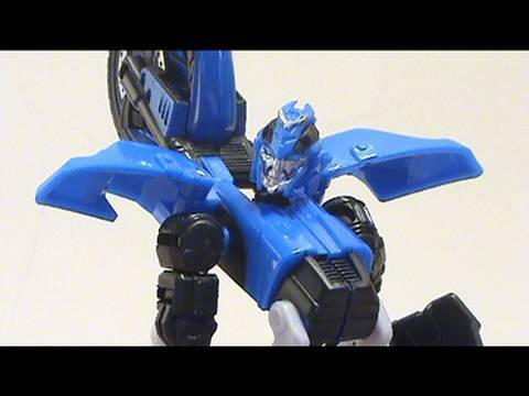Video review of Transformers Revenge of the Fallen; Deluxe Class Chromia