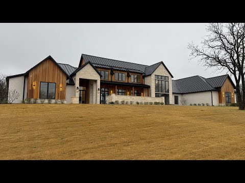 INSIDE A $1.95M LUXURY HOME THAT WILL IMPRESS EVERYONE YOU KNOW