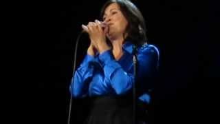Linda Eder sings Somewhere Over the Rainbow at the Turning Stone Casino