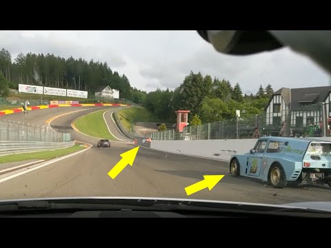 Near crash: IDIOT IGNORING BLUE FLAG at Raidillon Spa Francorchamps