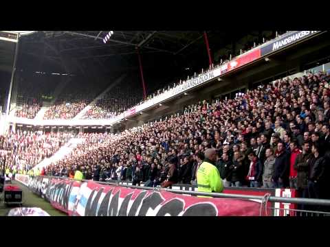 Sfeerbeelden Oost-tribune PSV-Ajax : Seizoen 2015-2016