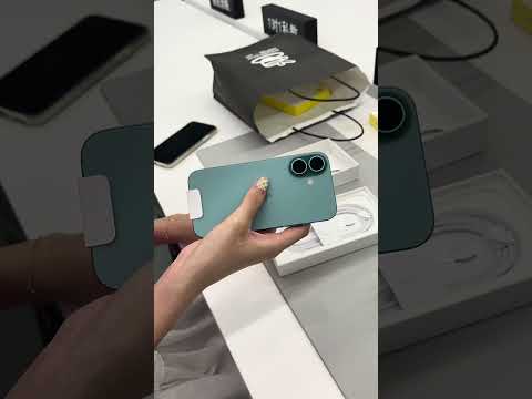 𝗨𝗻𝗯𝗼𝘅𝗶𝗻𝗴 𝘁𝗵𝗲 𝗚𝗼𝗿𝗴𝗲𝗼𝘂𝘀 𝗗𝗲𝗲𝗽 𝗚𝗿𝗲𝗲𝗻 𝗶𝗣𝗵𝗼𝗻𝗲 𝟭𝟲 📱💚 #iphone #review #phone16 #trending #shorts