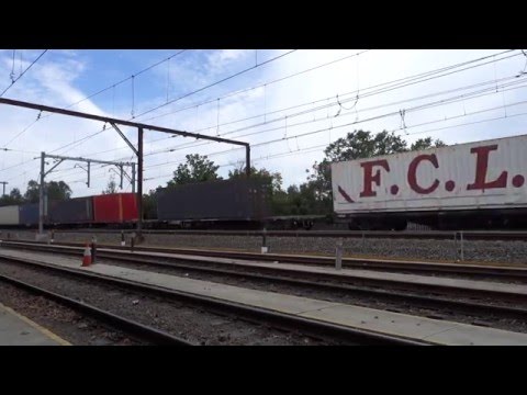 NR18 (Indian Pacific) with NR100 and G526 on 5MB4 - 29/4/16