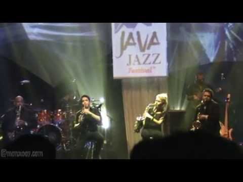 [Java Jazz Festival 2014] Summer Horns - Take Five