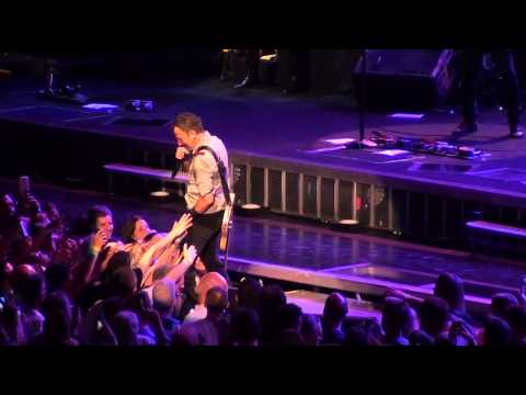 Bruce Springsteen - Treat Her Right - (cover of song by Roy Head & the Traits) - Albany - 5-13-14