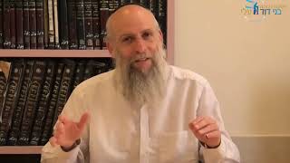 'מרבים בשמחה' [4] - השמחה הפשוטה [מאמינים בחיים] | הרב עקיבא קשתיאל (ישיבת בני דוד) - התמונה מוצגת ישירות מתוך אתר האינטרנט יוטיוב. זכויות היוצרים בתמונה שייכות ליוצרה. קישור קרדיט למקור התוכן נמצא בתוך דף הסרטון