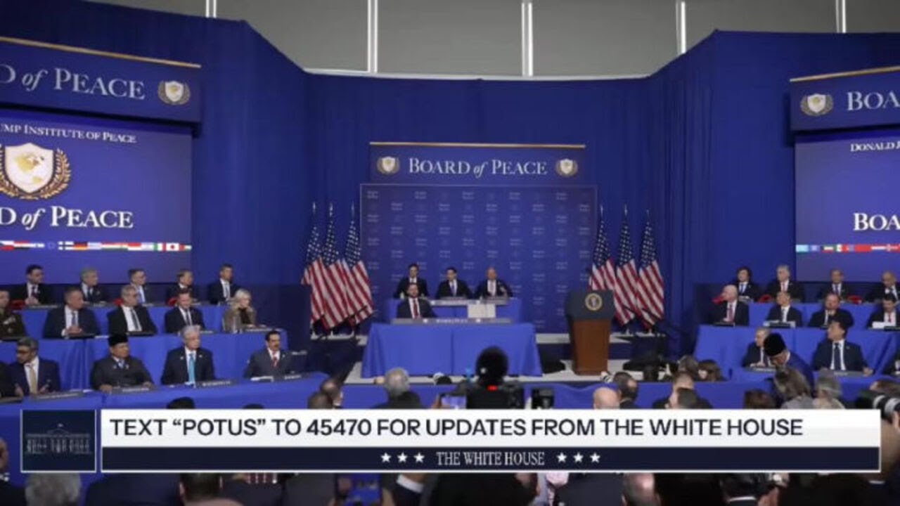 Donald Trump arriva all'apertura del Board of Peace for Gaza