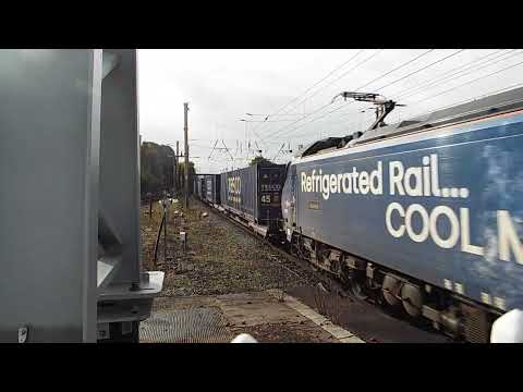 88010 4S43 06.40 Daventry - Mossend passing Preston 07/10/2023