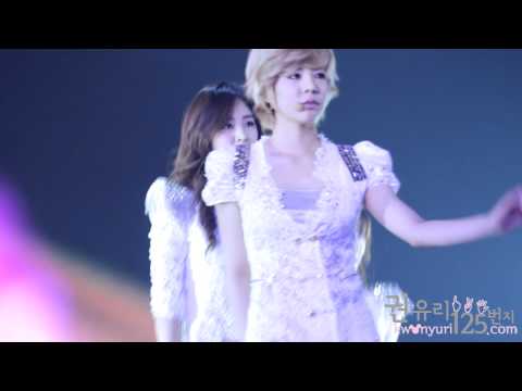 [fancam]120115 I'm in love with the hero - kwonyuri125.com @ HK concert