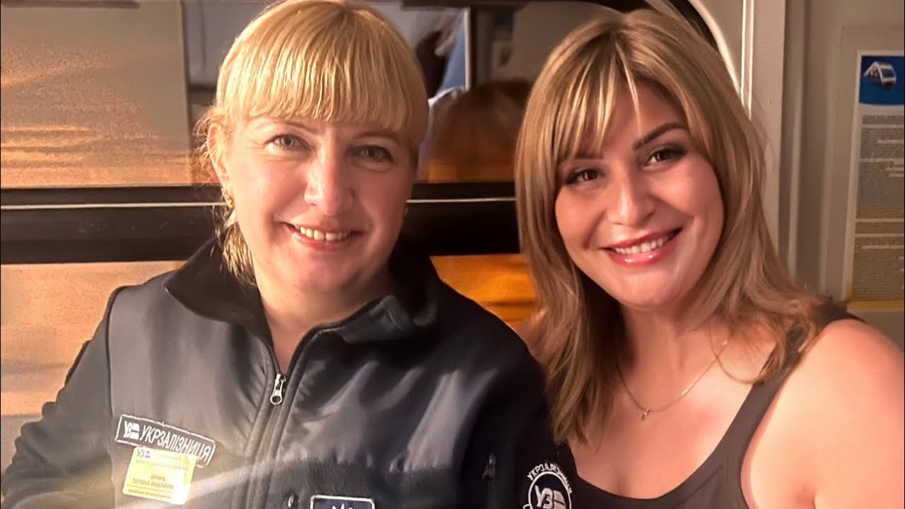 Следующий ,поезд) с хорошим проводником и путь веселее!)