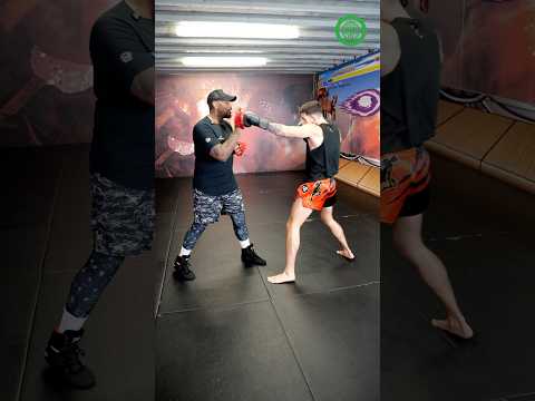 Boxing Training – Stopping Opponents from Smothering and Clinching with Malik Scott