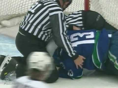 Zack Stortini vs Mike Brown Dec 17, 2008