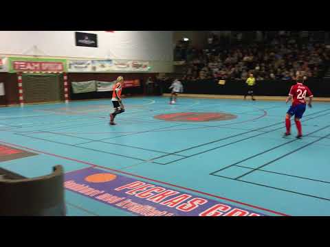 Borens Måns Lindman avgör mot Maif i BFC