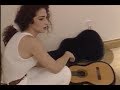 [Rare] Gloria Estefan plays guitar / Remember me with love