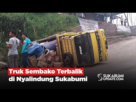 Truk Sembako Terbalik di Nyalindung Sukabumi