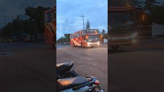 Download lagu Bus Agra Mas di sore hari dengan lampu strobo yang menyala #basuri #trukoleng mp3 Download lagu Bus Agra Mas di sore hari dengan lampu strobo yang menyala #basuri #trukoleng mp3