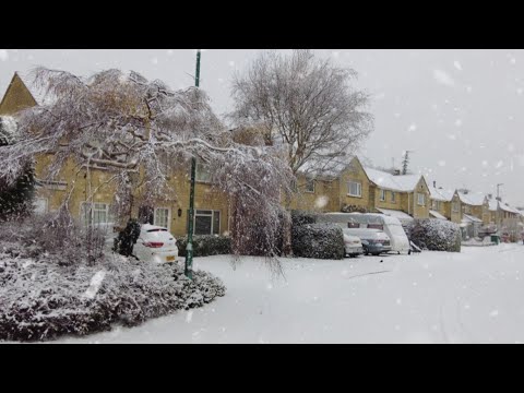 The Magic of Snowfall in the COTSWOLDS: A Winter's Walk Through the English Countryside