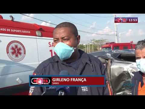 Motorista colide com meio fio e deixa local caminhando 03 11 2020