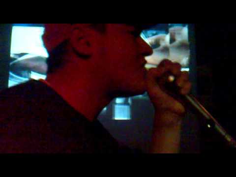 Снимката VS Бунотвника Rap Battle (рунд 1)