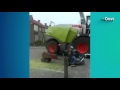 Video: Hakselaar maakt korte metten met mais in voortuin Albergen
